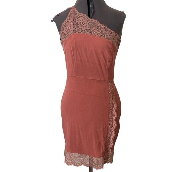 Free People Blush Premonitions Bodycon One-Shoulder Mini Lace Dress • Size M - Picture 2 of 5